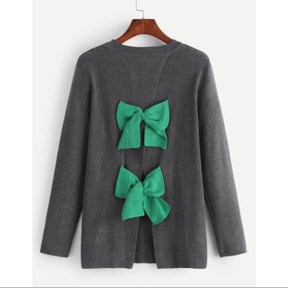 amourOC Tops - Slit Back Bow Sweater Pullover